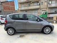 Usata Mercedes A180 Avantgarde 109 CV (80 kW) 2010 Grigio Berlina