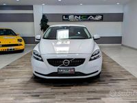 Usata Volvo V40 Business Edition 120 CV (88 kW) 2017 Bianco Berlina