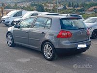 Usata VW Golf VI Comfortline 102 CV (75 kW) 2008 Grigio Utilitaria