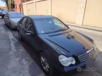 Usata Mercedes C220 150 CV (110 kW) 2005 Nero Berlina