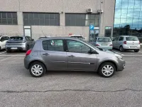 Usata Renault Clio III Dynamique 75 CV (55 kW) 2010 Grigio Berlina
