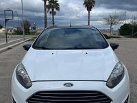 Usata Ford Fiesta 75 CV (55 kW) 2015 Bianco Berlina