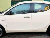 Usata Lancia Ypsilon Silver 69 CV (50 kW) 2016 Bianco Utilitaria