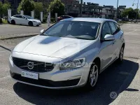 Usata Volvo V60 Business Edition 120 CV (88 kW) 2017 Grigio Station wagon
