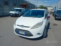 Usata Ford Fiesta 60 CV (44 kW) 2009 Bianco Berlina