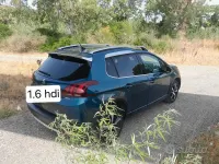 Usata Peugeot 2008 Allure 120 CV (88 kW) 2017 Verde SUV