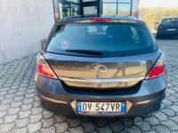 Usata Opel Astra Cosmo 110 CV (80 kW) 2009 Grigio Berlina