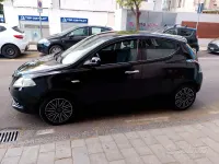 Usata Lancia Ypsilon 69 CV (50 kW) 2018 Nero Utilitaria