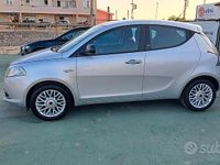 Usata Lancia Ypsilon Gold 69 CV (50 kW) 2015 Grigio Utilitaria