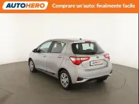 Usata Toyota Yaris Active 100 CV (73 kW) 2017 Grigio Utilitaria