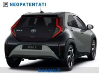 Nuova Toyota Aygo X Premium 116 CV (85 kW) 2026 Tarragon green & black SUV