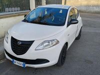 Usata Lancia Ypsilon 69 CV (50 kW) 2015 Bianco Utilitaria