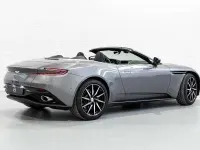 Usata Aston Martin DB11 510 CV (375 kW) 2021 Grigio Cabrio