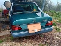 Usata Mercedes 250 1988 Verde Berlina