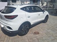 Usata MG ZS Luxury 111 CV (81 kW) 2023 Bianco SUV