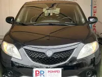 Usata Lancia Ypsilon Gold 95 CV (69 kW) 2017 Nero Utilitaria