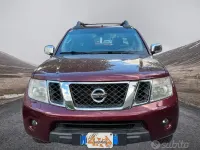 Usata Nissan Navara 190 CV (139 kW) 2011 Marrone Pick-up