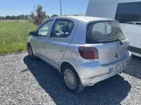 Begagnad Toyota Yaris Luna 86 HK (63 kW) 2001 Grå Sedan