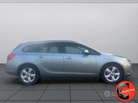 Usata Opel Astra 110 CV (80 kW) 2012 Grigio metallizzato Station wagon