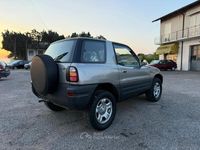 Usata Toyota RAV4 128 CV (94 kW) 1999 SUV