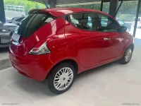 Usata Lancia Ypsilon Silver 69 CV (50 kW) 2016 Rosso Utilitaria