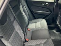 Usata Volvo XC60 Momentum 197 CV (144 kW) 2022 Nero SUV