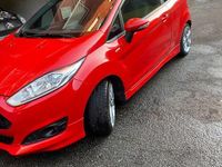 Usata Ford Fiesta ST-Line 95 CV (69 kW) 2016 Rosso Utilitaria