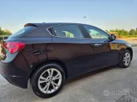 Usata Alfa Romeo Giulietta Exclusive 105 CV (77 kW) 2013 Nero Utilitaria