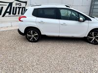 Usata Peugeot 2008 Allure 92 CV (67 kW) 2014 Bianco SUV