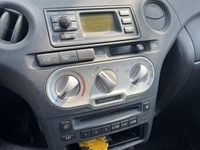 Usata Toyota Yaris 75 CV (55 kW) 2005 Grigio Utilitaria