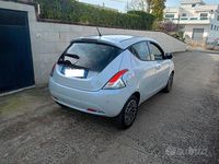 Usata Lancia Ypsilon 95 CV (69 kW) 2017 Argento Utilitaria