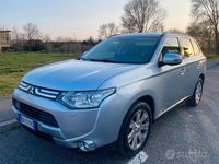 Usata Mitsubishi Outlander Instyle 150 CV (110 kW) 2014 Grigio SUV