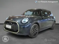 Nouvelle Mini Cooper Favoured 114 kW (156 ch) 2026 Gris Citadine