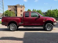 Usata Ford V8 Lariat 230 CV (169 kW) 1999 Rosso SUV