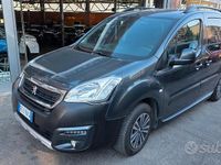 Usata Peugeot Partner Tepee Outdoor 120 CV (88 kW) 2016 Grigio Monovolume