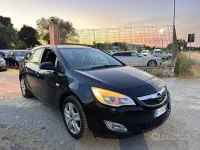 Usata Opel Astra 110 CV (80 kW) 2011 Nero Berlina