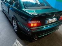 Usata BMW 318 Efficient Dynamics 140 CV (102 kW) 1992 Verde Coupé