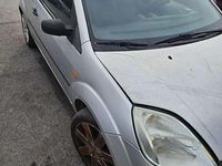 Begagnad Ford Fiesta Zetec 75 HK (55 kW) 2004 Halvkombi