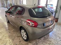 Usata Peugeot 208 Active 81 CV (59 kW) 2014 Grigio Utilitaria