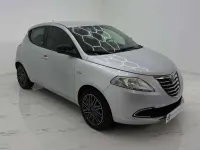 Usata Lancia Ypsilon Silver 86 CV (63 kW) 2014 Argento Utilitaria