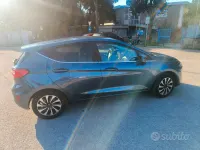 Usata Ford Fiesta Titanium 75 CV (55 kW) 2023 Blu Utilitaria