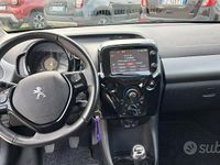 Usata Peugeot 108 Allure 69 CV (50 kW) 2015 Marrone Utilitaria