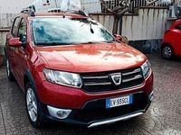 Usata Dacia Sandero Stepway 90 CV (66 kW) 2014 Rosso Berlina