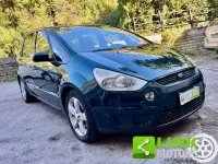 Usata Ford S-MAX Titanium 140 CV (102 kW) 2007 Verde Monovolume