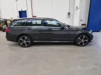 Usata Mercedes C300e Business 194 CV (142 kW) 2020 Nero Station wagon