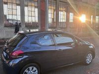 Usata Peugeot 208 68 CV (50 kW) 2016 Nero Utilitaria