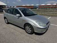 Usata Ford Focus Ghia 116 CV (85 kW) 2004 Argento Berlina