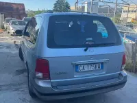 Usata Kia Carnival Comfort 145 CV (106 kW) 2003 Grigio Monovolume