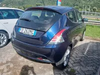 Usata Lancia Ypsilon Gold 69 CV (50 kW) 2016 Bluazzurro Utilitaria