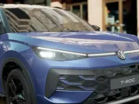 Nuova VW T-Roc Style 150 CV (110 kW) 2026 Celestial blue metallizzato ne SUV